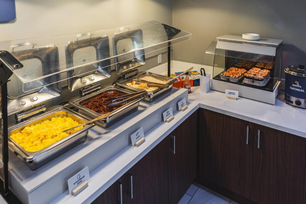 Holiday Inn Express Hotel & Suites Salina